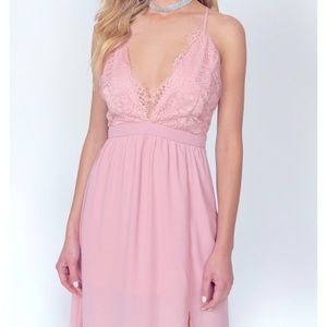 TOBI OPPOSITES ATTRACT LACE MAXI DRESS